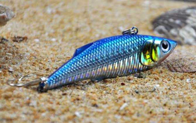 路亚翘嘴用什么假饵